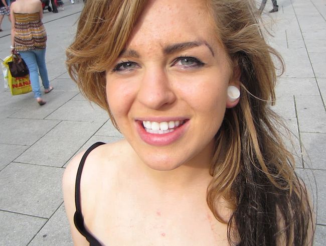TEENfo**EN-FLASHING im Frankfurter Einkaufscenter