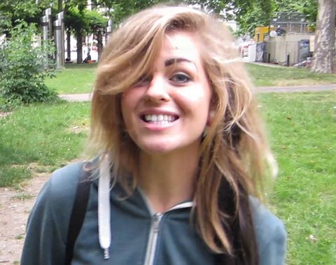 FrankfurterGirl's Porno Video: MITTEN in Frankfurt pi** ich am LIEBSTEN!